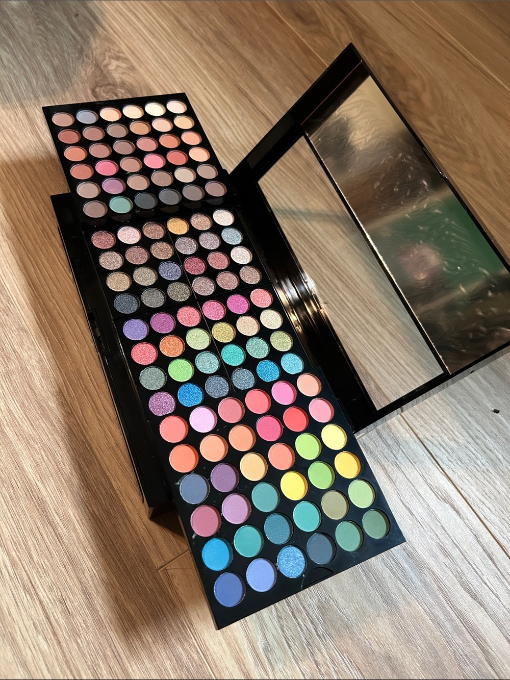 Open UNUSED Makeup Bundle - Picture 2 of 9